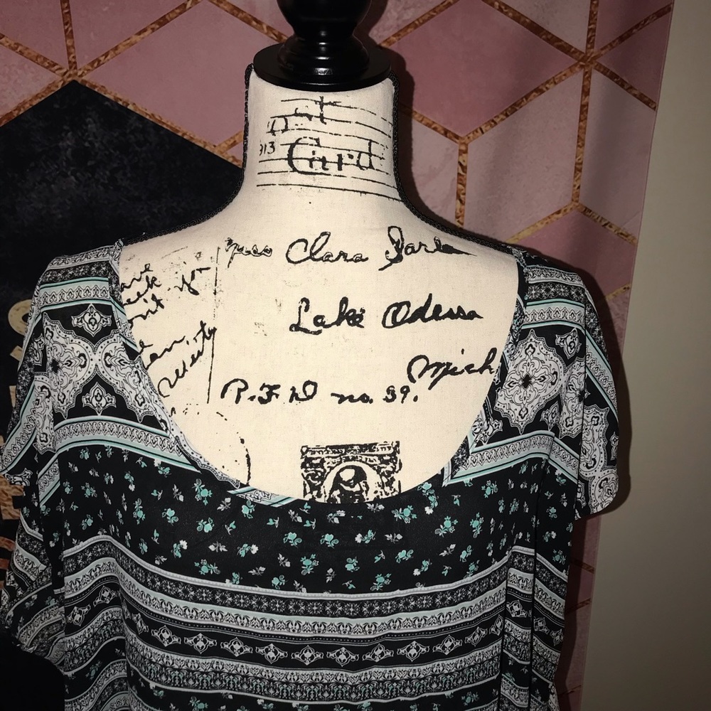 🚫SOLD🚫TORRID• multi pattern buttonback blouse - Picture 3 of 7